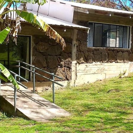Hare o Mini Villa Hanga Roa Exterior foto